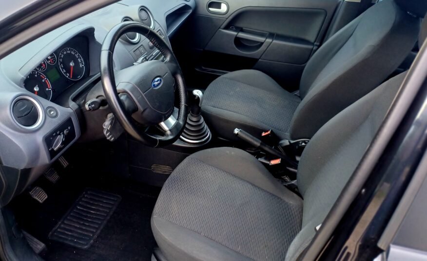 FORD Fiesta 1.6 Tdci 90 cv Guia