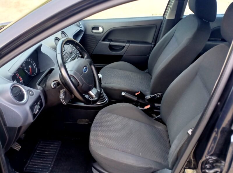 FORD Fiesta 1.6 Tdci 90 cv Guia