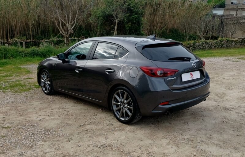 MAZDA 3 22.0 Skyactiv 165 cv black tech edition