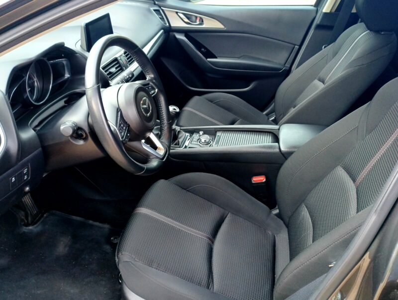 MAZDA 3 22.0 Skyactiv 165 cv black tech edition