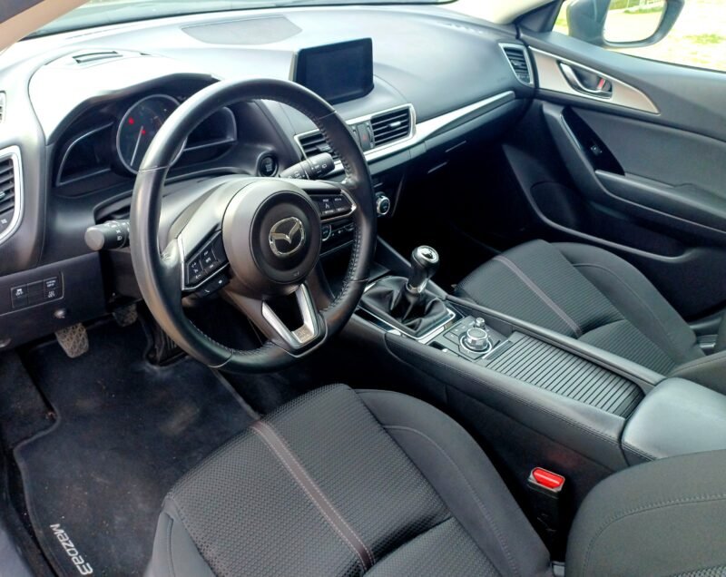 MAZDA 3 22.0 Skyactiv 165 cv black tech edition