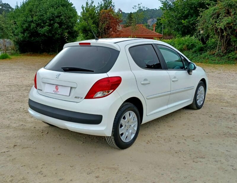 PEUGEOT 207+ 1.4 HDI 68 CV ACTIVE