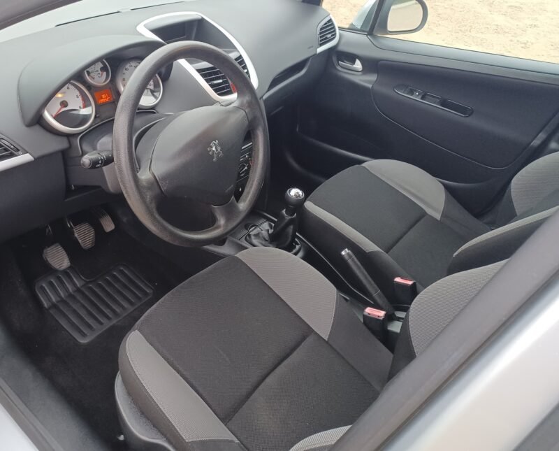 PEUGEOT 207+ 1.6 hdi 90 cv confort