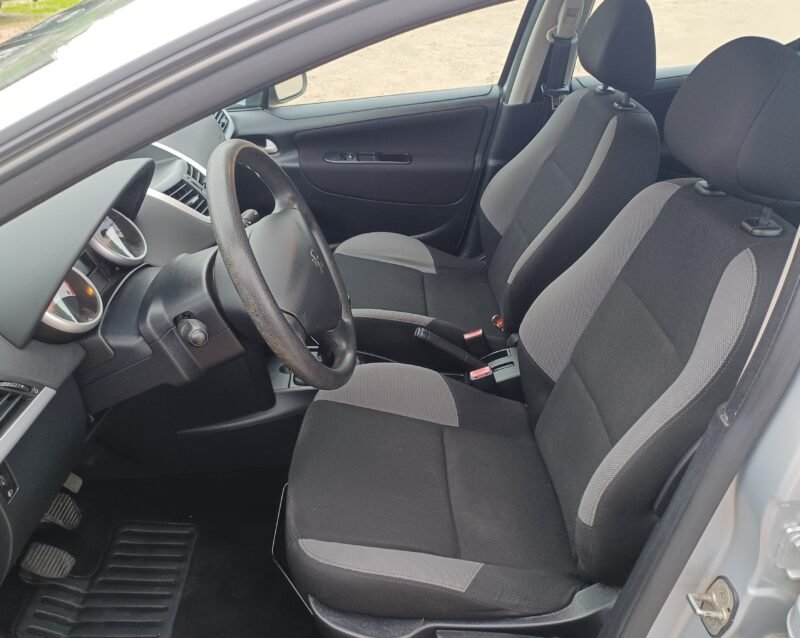PEUGEOT 207+ 1.6 hdi 90 cv confort