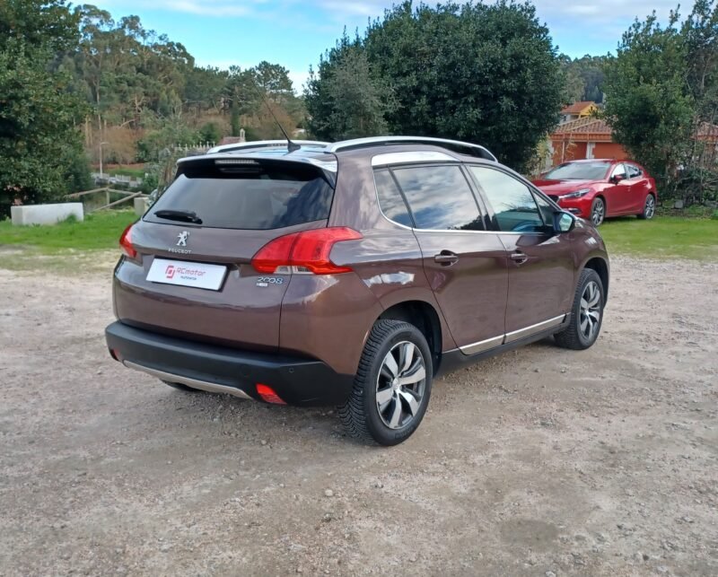PEUGEOT 2008 1.6 e-hdi 115 cv Allure