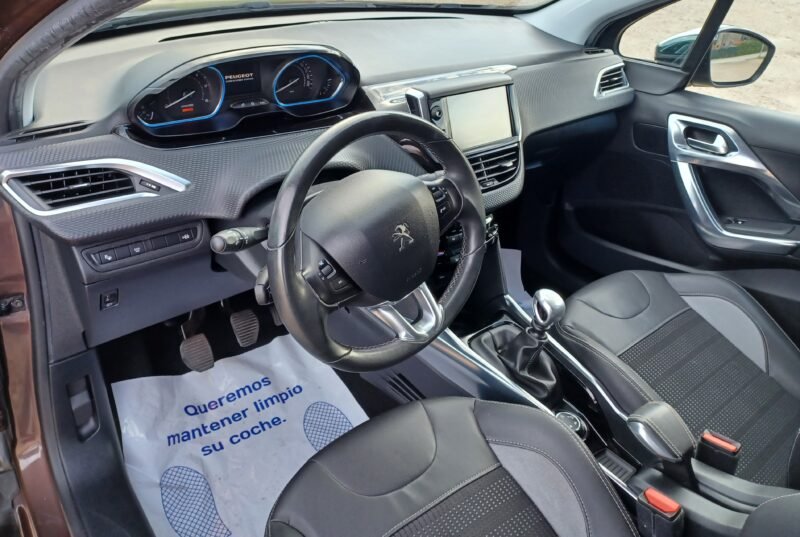 PEUGEOT 2008 1.6 e-hdi 115 cv Allure