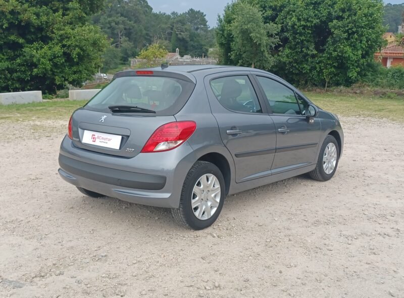 PEUGEOT 207+ 1.4 75 cv active