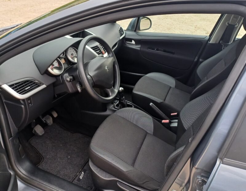 PEUGEOT 207+ 1.4 75 cv active