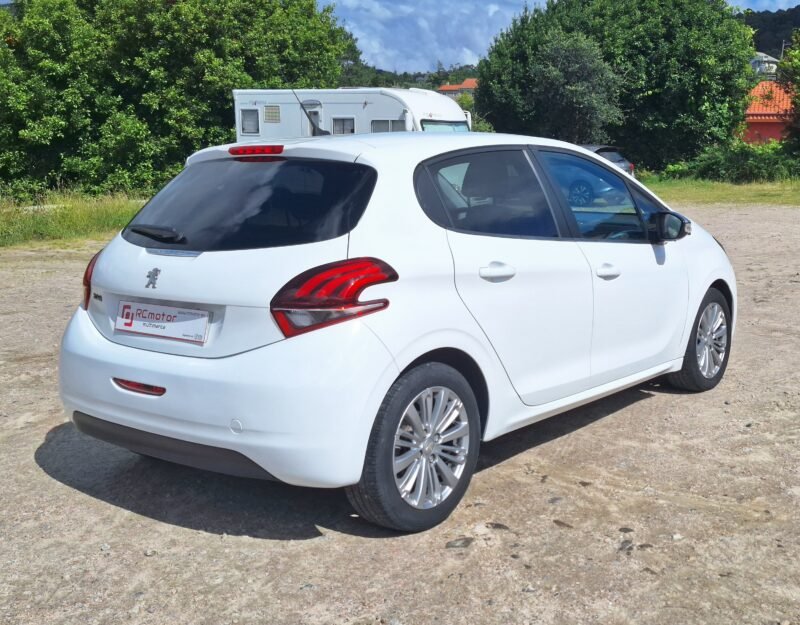 PEUGEOT 208 1.6 hdi 100 cv Style