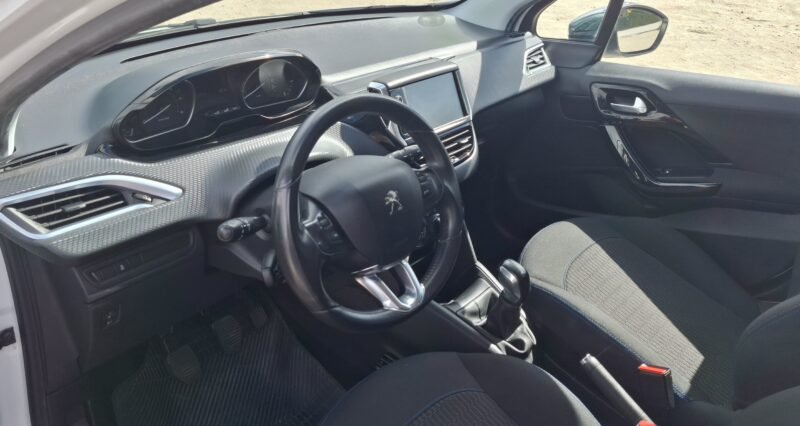 PEUGEOT 208 1.6 hdi 100 cv Style