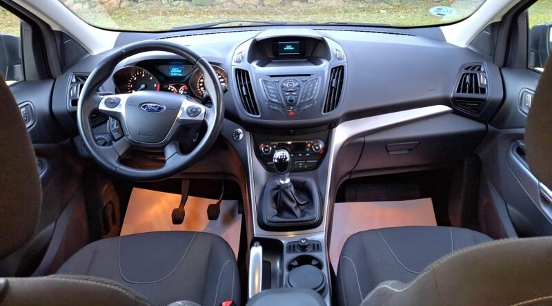 FORD Kuga 2.0 TDCI 120 cv 4×2 ASS Trend