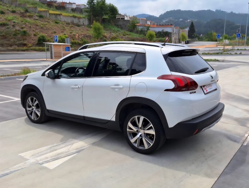 PEUGEOT 2008 1.6 Bluehdi 120 cv Allure