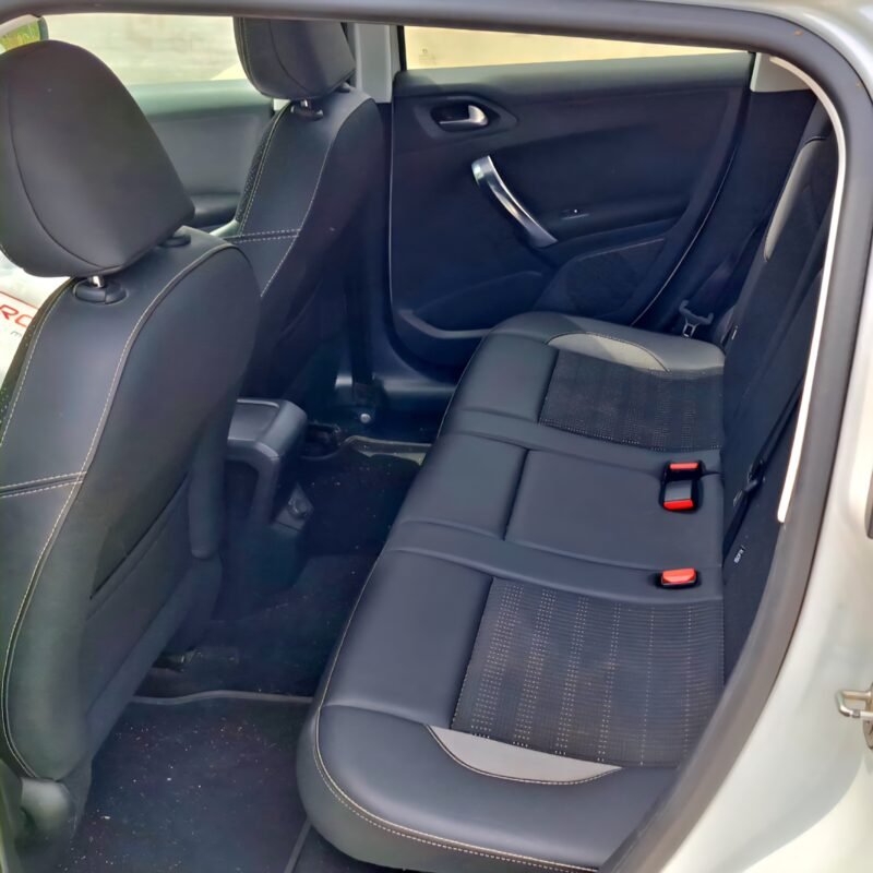 PEUGEOT 2008 1.6 Bluehdi 120 cv Allure