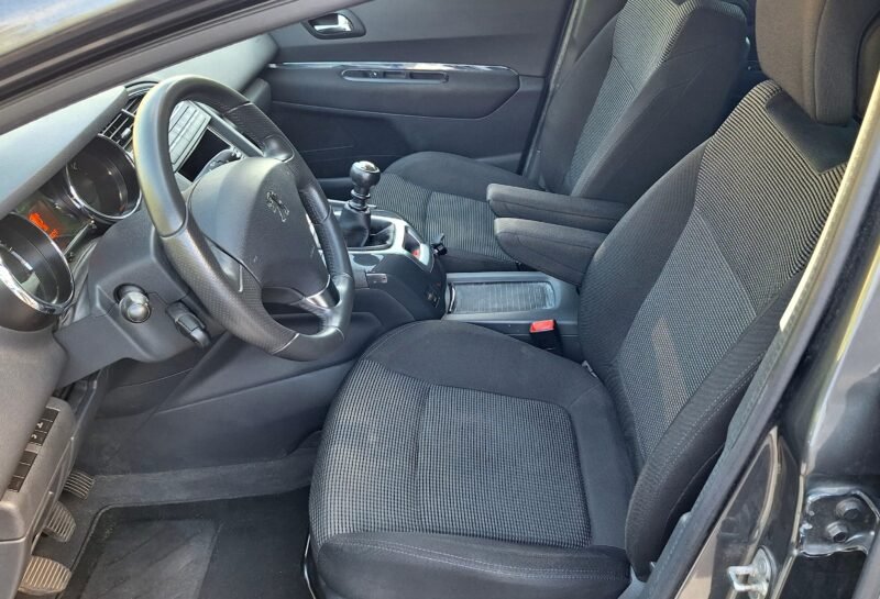 PEUGEOT 5008 2.0 Hdi 150 cv Premium