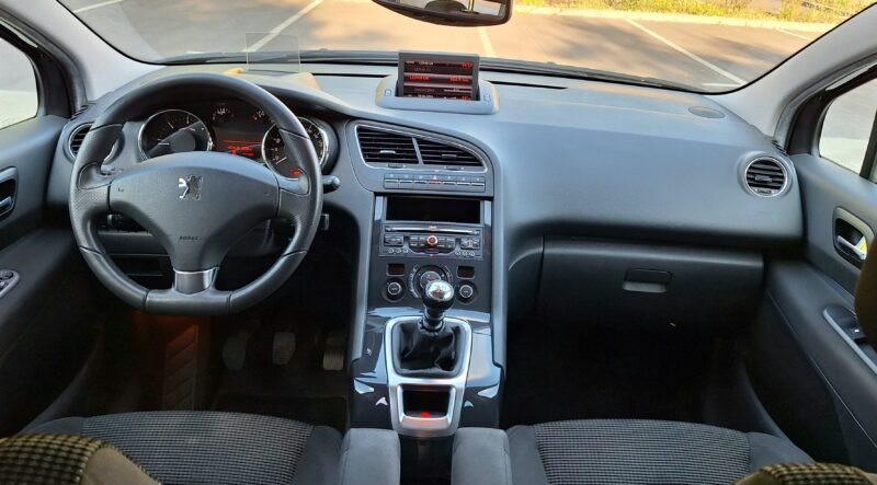 PEUGEOT 5008 2.0 Hdi 150 cv Premium