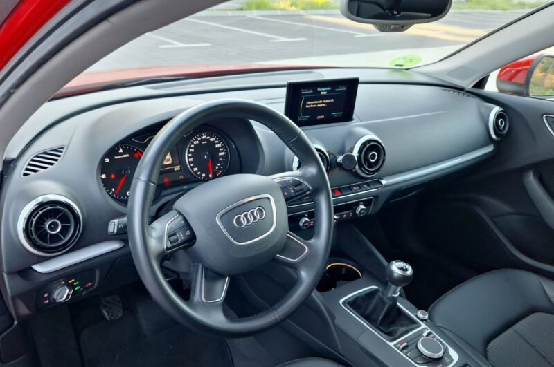AUDI A3 2.0 TDI 150CV clean Attraction